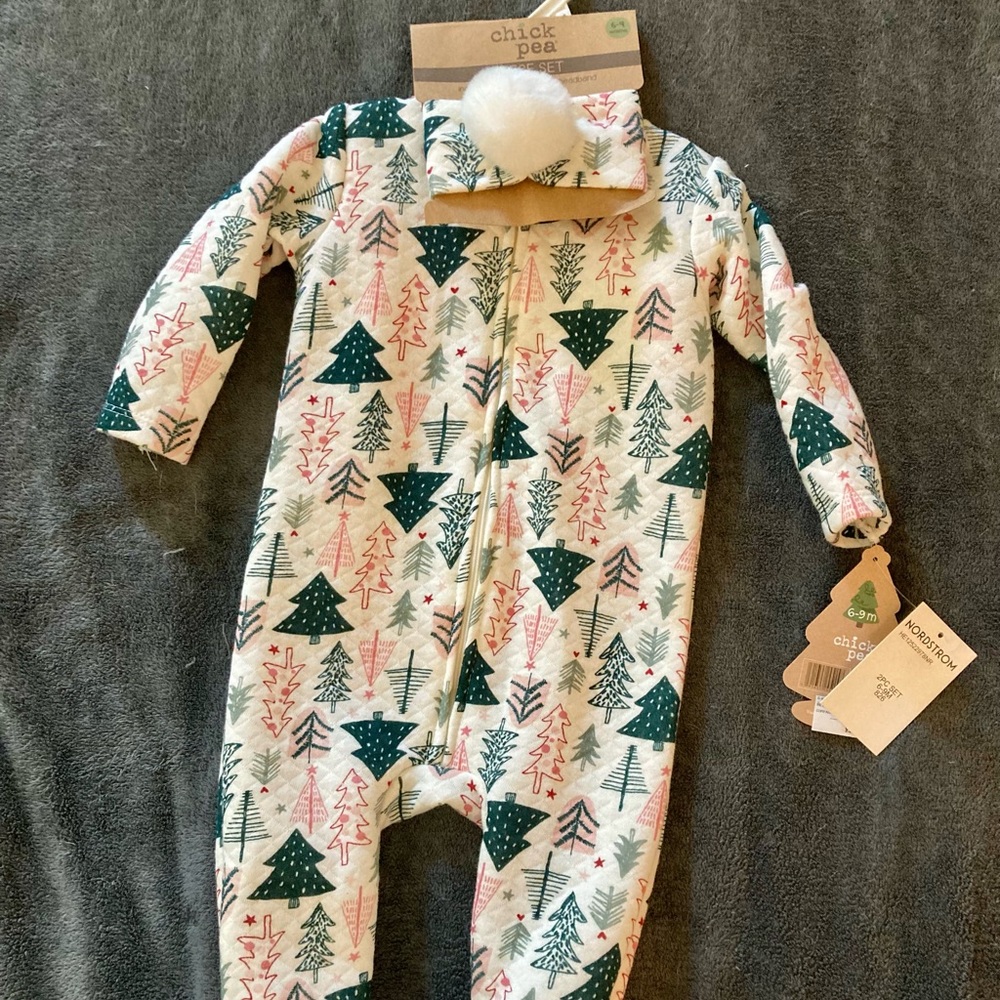 Chick Pea Christmas footie NWT 6-9m